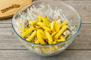 Салат с картофелем фри Салат с картофелем фри