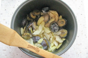 Варенье из яблок и слив в мультиварке Варенье из яблок и слив в мультиварке