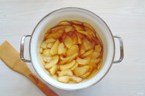 Карамельное варенье из яблок Карамельное варенье из яблок