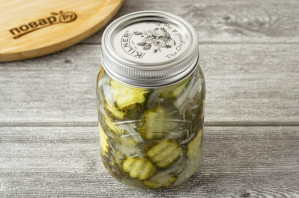 Салат из огурцов на зиму "Пальчики оближешь" Салат из огурцов на зиму "Пальчики оближешь"