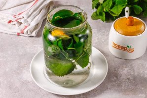 Компот из листьев вишни на зиму