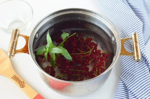 Компот из красной смородины Компот из красной смородины