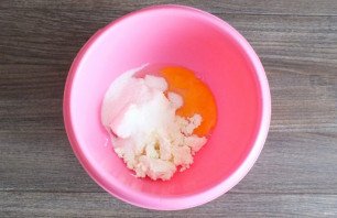 Творожный рулет с клюквой