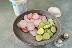 Салат из брокколи и редиса Салат из брокколи и редиса