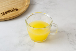 Смузи из банана, киви и апельсина Смузи из банана, киви и апельсина