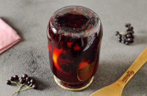 Компот из черноплодной рябины с апельсином