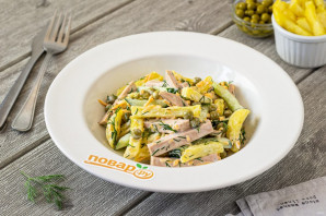 Салат с картофелем фри Салат с картофелем фри