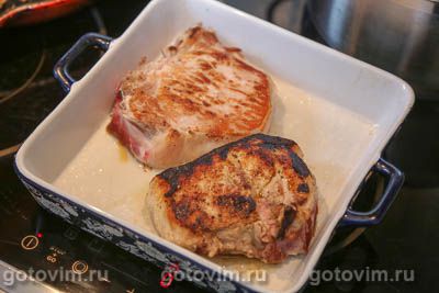 Свинина с баклажанами и сыром в духовке