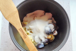 Варенье из яблок и слив в мультиварке Варенье из яблок и слив в мультиварке