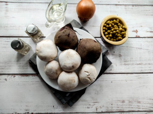 Салат из свеклы и шампиньонов Салат из свеклы и шампиньонов