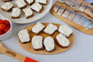 Канапе с сельдью Канапе с сельдью