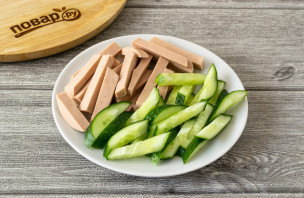 Салат с картофелем фри Салат с картофелем фри