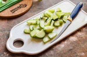 Салат с ветчиной, помидорами и базиликом Салат с ветчиной, помидорами и базиликом