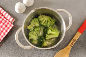 Котлеты из брокколи с манкой Котлеты из брокколи с манкой