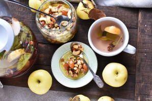 Мед с орехами Мед с орехами