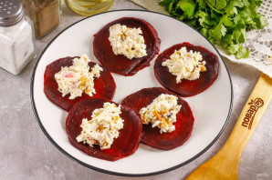 Рулетики из свеклы