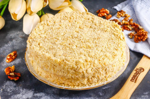 Торт "Наполеон" с грецкими орехами Торт "Наполеон" с грецкими орехами