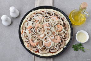 Пицца с креветками и грибами Пицца с креветками и грибами