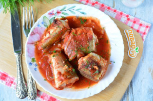 Рыба запеченная с чесноком в духовке Рыба запеченная с чесноком в духовке