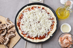 Пицца с креветками и грибами Пицца с креветками и грибами