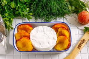 Камамбер с персиками в духовке Камамбер с персиками в духовке