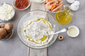 Пицца с креветками и грибами Пицца с креветками и грибами