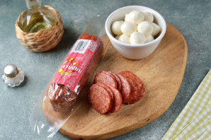 Пицца "Пепперони" с моцареллой Пицца "Пепперони" с моцареллой