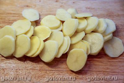 Рагу из свинины с жареными баклажанами и картофелем в соевом соусе