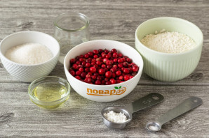 Шаньги с брусникой