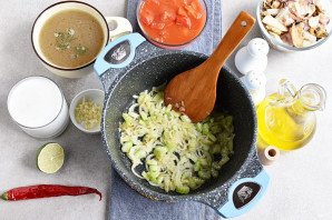 Суп из коктейля морепродуктов Суп из коктейля морепродуктов