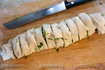 Завитки с зеленым луком и яйцом Завитки с зеленым луком и яйцом