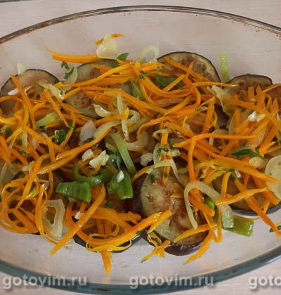 Закуска из жареных баклажанов с морковью и сладким перцем в кисло-сладком маринаде