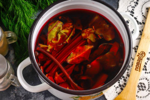 Маринованная свекла с ботвой Маринованная свекла с ботвой