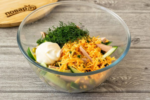 Салат с картофелем фри Салат с картофелем фри