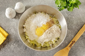 Рулет из кабачков с семгой и сыром Рулет из кабачков с семгой и сыром