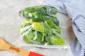 Малосольные огурчики в пакете Малосольные огурчики в пакете