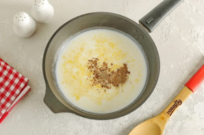 Фрикадельки в соусе "Бешамель" Фрикадельки в соусе "Бешамель"