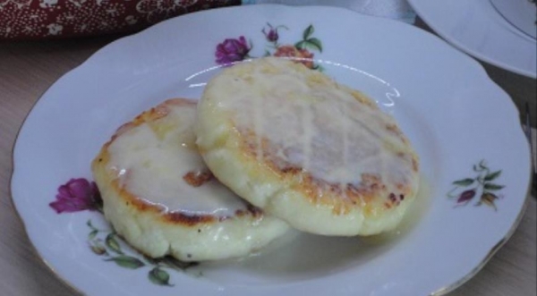 Творожники с ванильно-сливочным соусом, пошаговый рецепт с фото Творожники с ванильно-сливочным соусом, пошаговый рецепт с фото