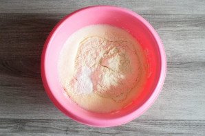 Пирог с ревенем и яблоками в мультиварке Пирог с ревенем и яблоками в мультиварке