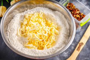 Торт "Наполеон" с грецкими орехами Торт "Наполеон" с грецкими орехами