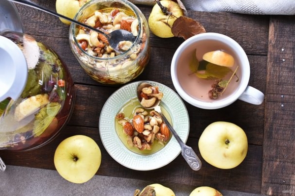 Мед с орехами Мед с орехами