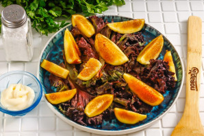 Салат с инжиром и моцареллой Салат с инжиром и моцареллой