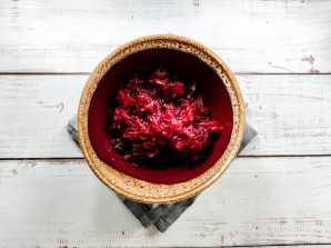 Салат из свеклы и шампиньонов Салат из свеклы и шампиньонов