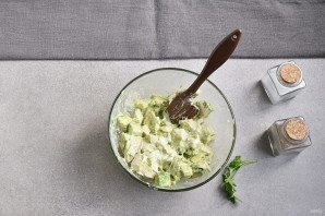 Курица с авокадо