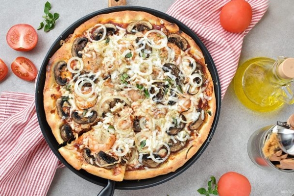 Пицца с креветками и грибами Пицца с креветками и грибами