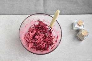 Салат со свежей свеклой Салат со свежей свеклой