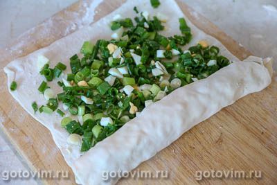 Завитки с зеленым луком и яйцом Завитки с зеленым луком и яйцом