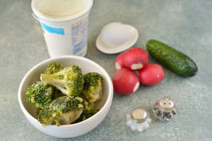 Салат из брокколи и редиса Салат из брокколи и редиса