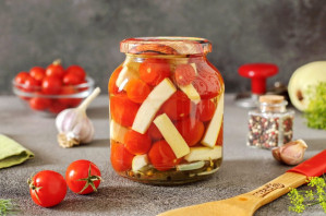 Ассорти из помидоров и кабачков на зиму Ассорти из помидоров и кабачков на зиму