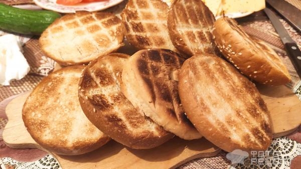 Рецепт: Бургер домашний - С хрустящей булкой Рецепт: Бургер домашний - С хрустящей булкой